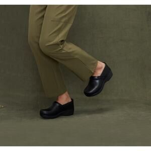 Dansko XP Shoes Womens 39 Black Professional Clogs Leather Work Comfort Low